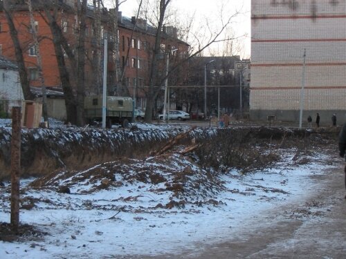 Котлован на месте будущего дома на Лермонтова